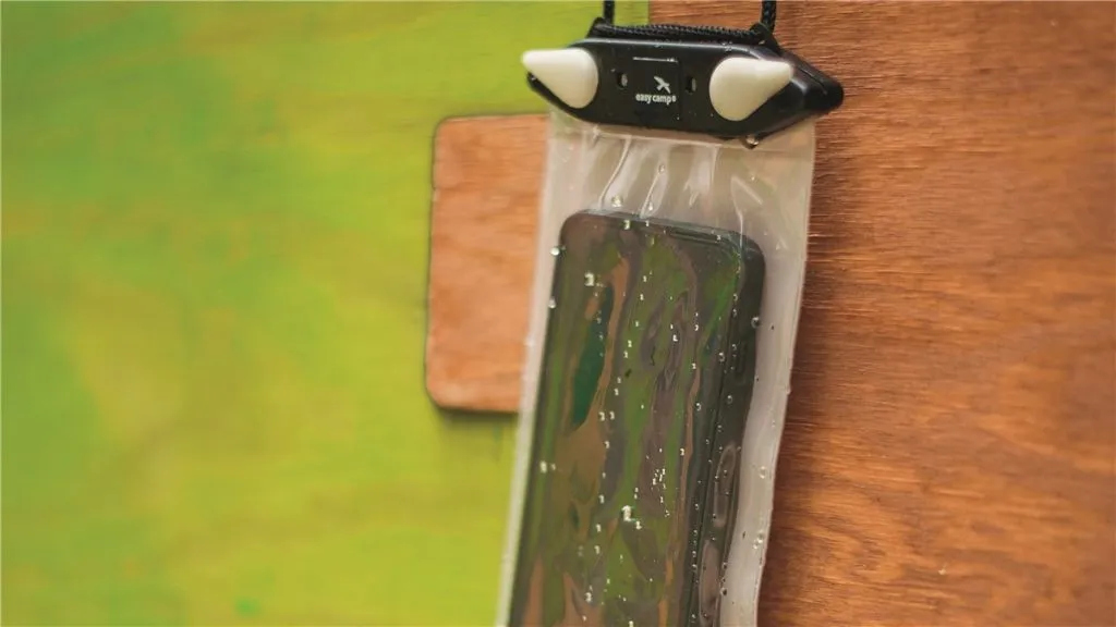 Easy Camp Waterproof Smartphone Case 4 Easy Camp Waterproof Smartphone Case - Image 2